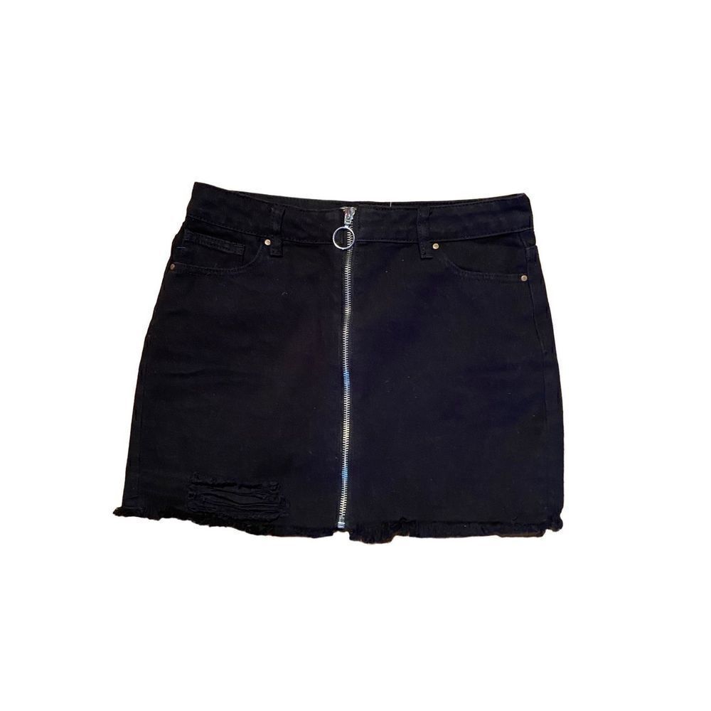 PacSun woman’s black front zip distressed jean skirt size 25